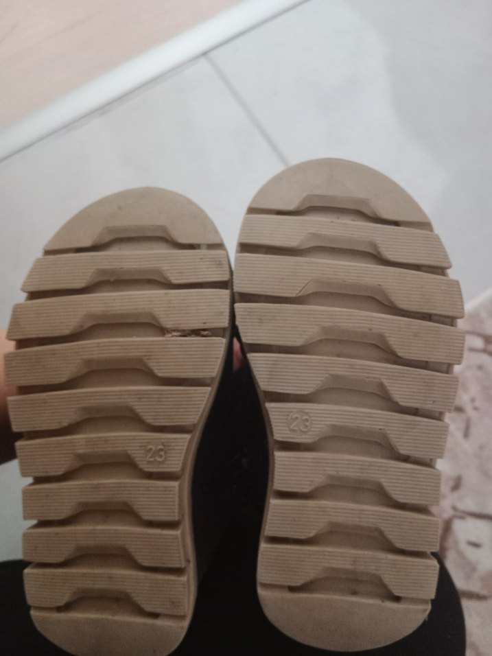 İşlemeli Siyah Bağcıklı Erkek Çocuk Botu - Görsel 4