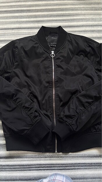 l Beden siyah Renk Pull&Bear Bomber Ceket