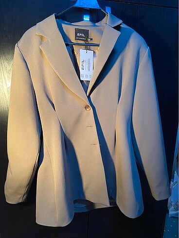 Zara Belden Oturtmalı Blazer Ceket