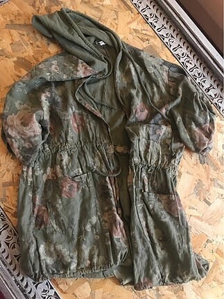 Cicek desenli ince ceket