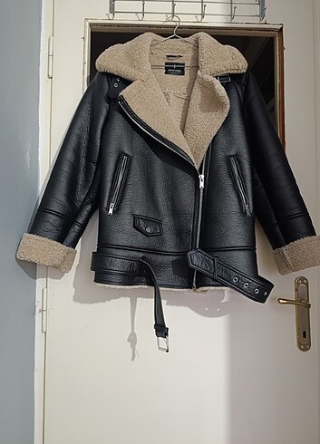 Stradivarius kürklü mont