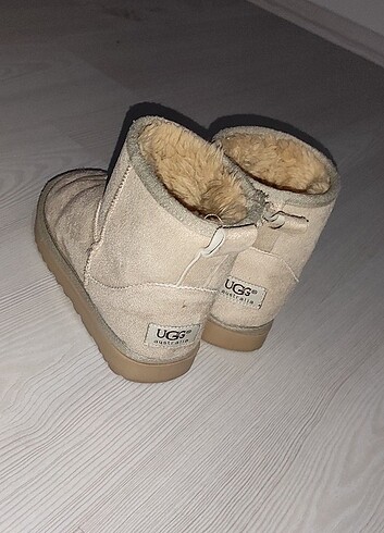 UGG bot