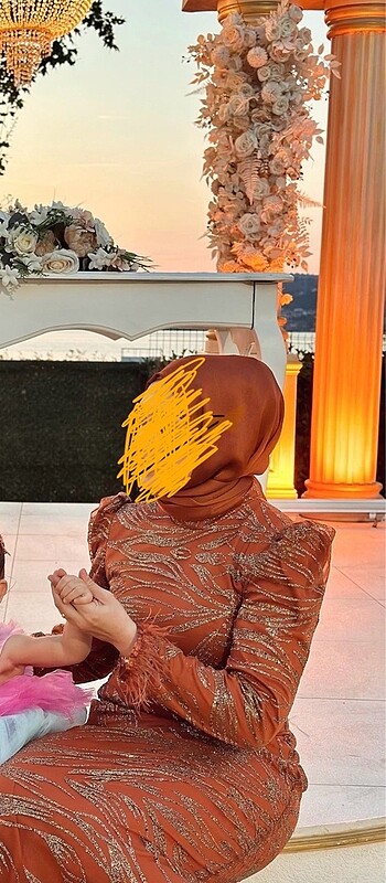 42 Beden Rengi farklı şık abiye