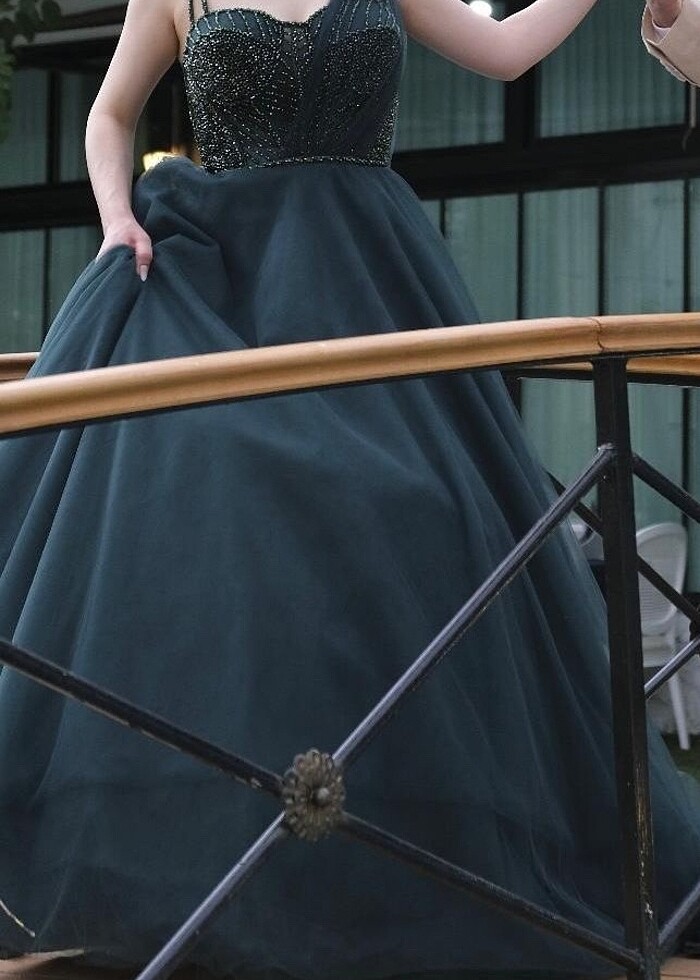 Yeşil nişanlık elbise - Görsel 4