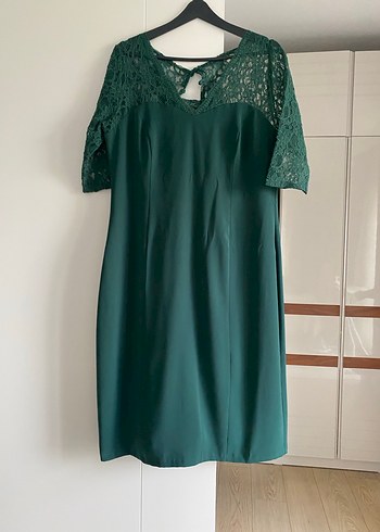 Abiye Dantel Detaylı Koyu Yeşil Midi Elbise