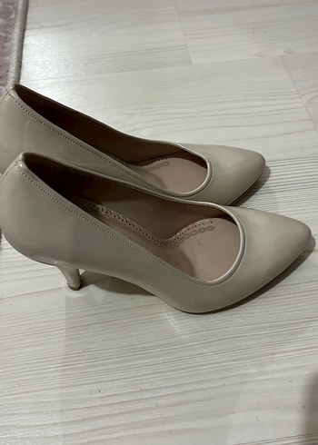 Beyaz Dantel Detaylı Stiletto Topuklu Kadın Ayakkabı - Görsel 6