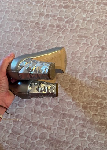 Gri Rugan Stiletto Topuklu Kadın Ayakkabı - Görsel 3