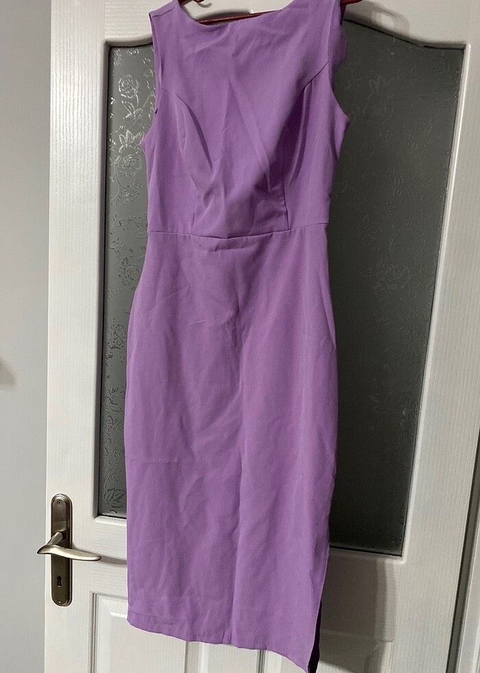 Sırt dekolteli lila elbise - Görsel 2