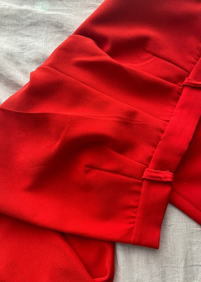 Kırmızı Pantolon - Görsel 2