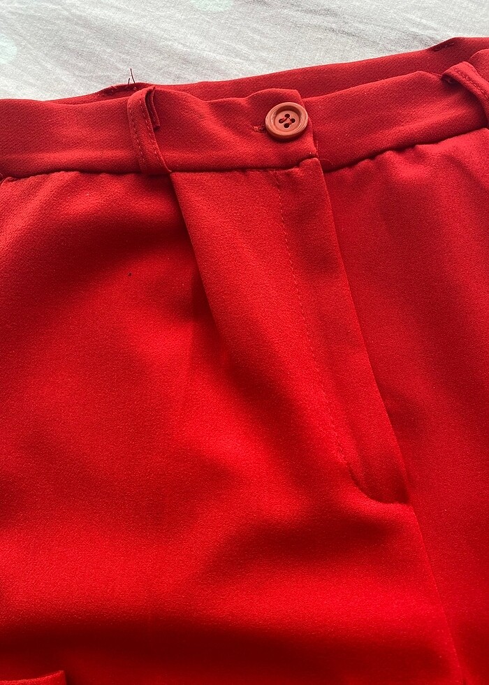 Kırmızı Pantolon - Görsel 3