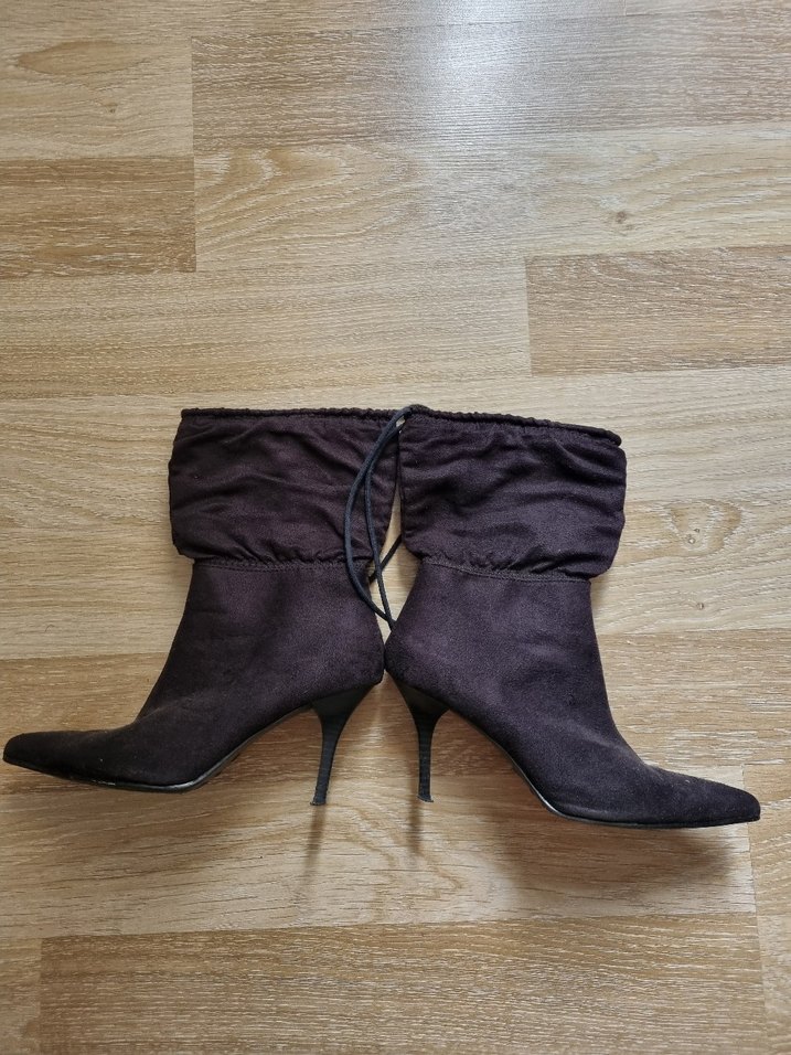 Siyah Çorap Çizme - Görsel 2