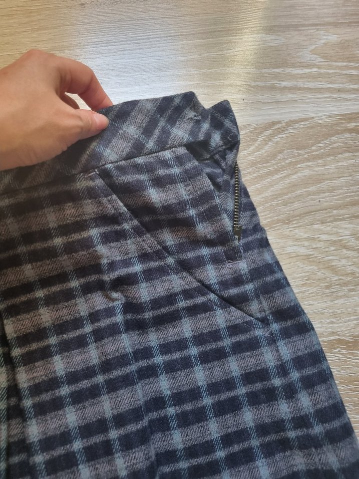 Mavi- Gri Ekoseli ve Pilili Mini Etek - Görsel 2