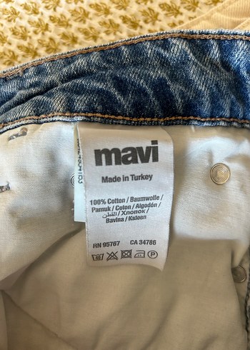 27 Beden mavi Renk Jean şort