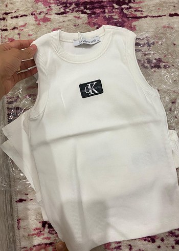 m Beden Calvin Klein Beyaz Kolsuz Crop Top
