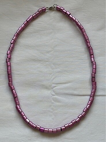 Metalik pembe kolye