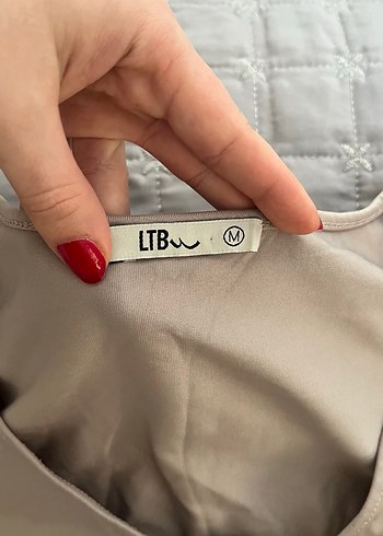 Bej V Yaka Uzun Kollu Kadın Bluz - Görsel 2