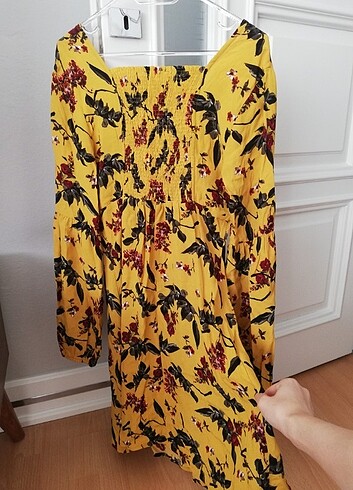 s Beden Sarı renk çiçek desenli elbise