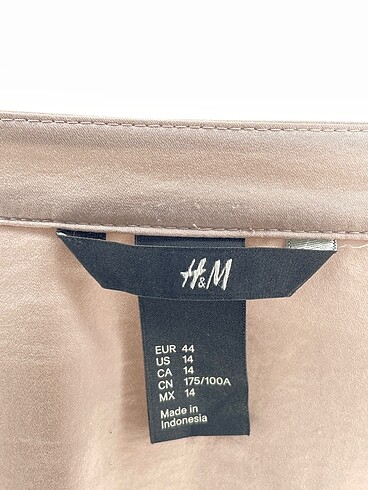 44 Beden çeşitli Renk H&M Gömlek %70 İndirimli.
