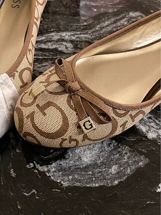 39 Beden camel Renk GUESS BAGET (hiç kullanılmamış)