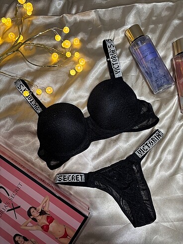 Simli siyah victoria secret takım??