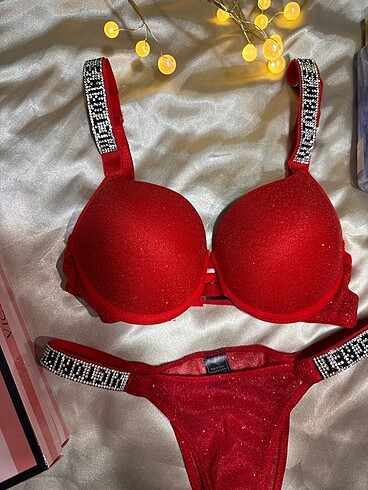 Victoria s Secret Victoria secret Simli kırmızı taşlı sütyen takım