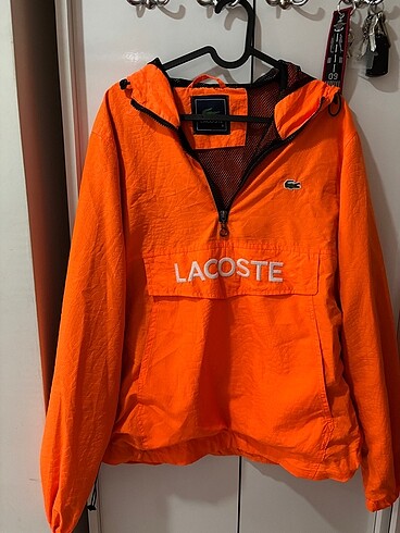 Lacoste yağmurluk