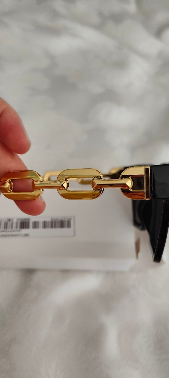 Zincir Detaylı Siyah Kadın Güneş Gözlüğü - Görsel 3