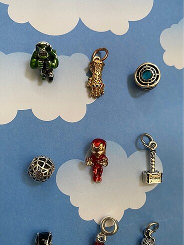 Pandora marvel charm