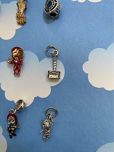  Beden marvel charm