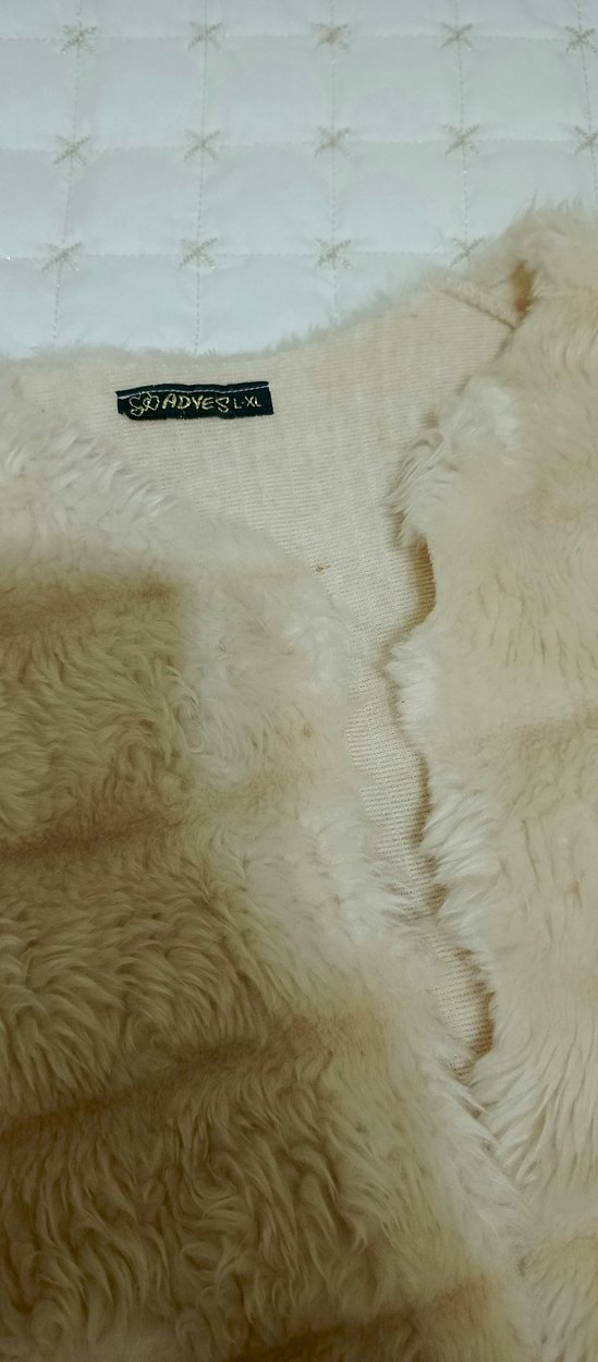 Bej Uzun Kürk Detaylı Kadın Yelek - Görsel 3