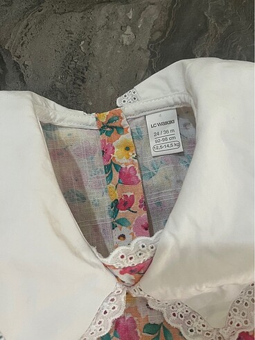 LC Waikiki Dantel yaka çiçekli elbise