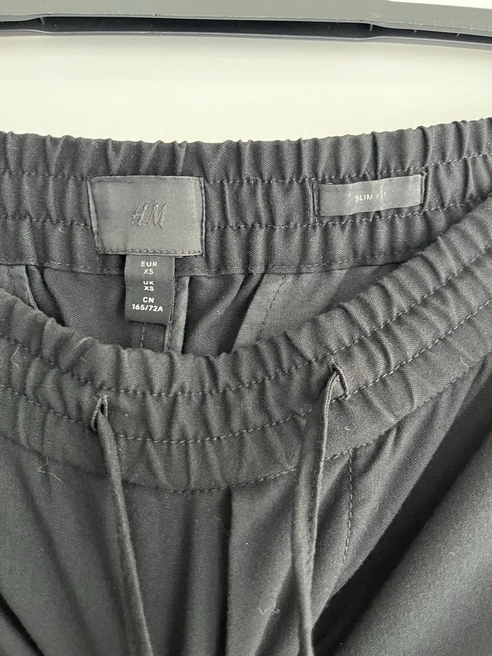 H&M Erkek Xs Siyah Rahat Kesim Kumaş Pantolon - Görsel 2