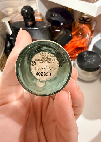 Altın Kapaklı Şeffaf Makyaj Bazı - Görsel 3