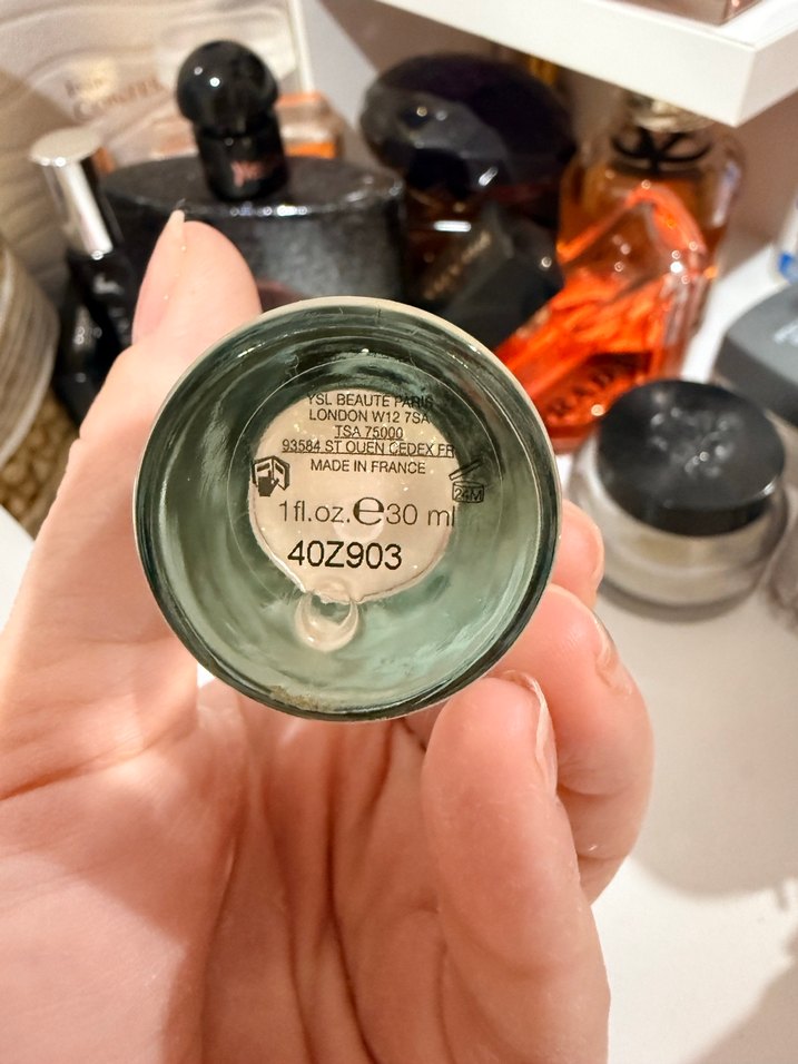 Altın Kapaklı Şeffaf Makyaj Bazı - Görsel 3