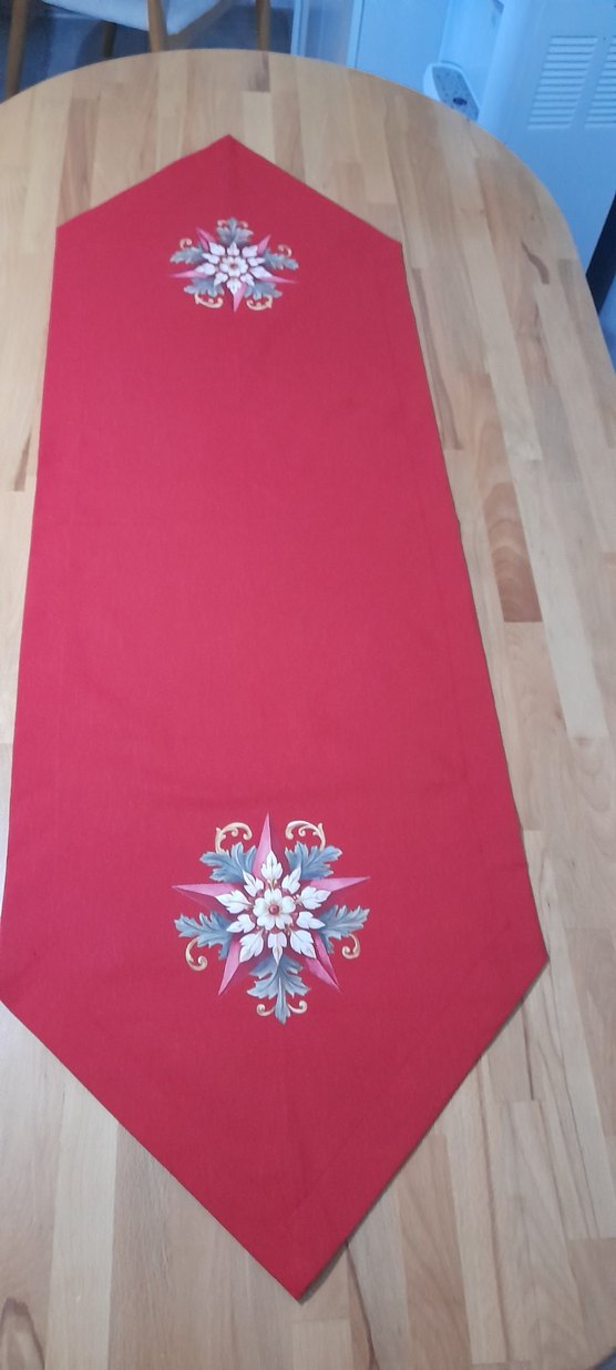 Kahve Desenli Kırmızı Masa Örtüsü - Görsel 4