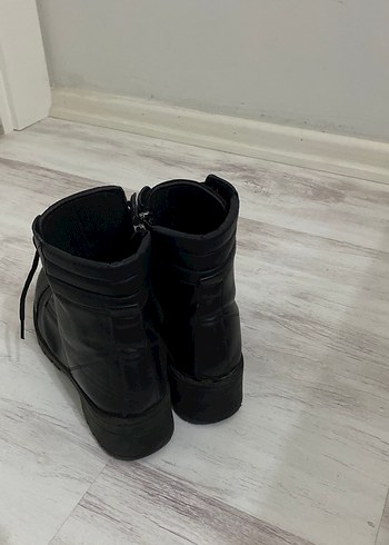 Diğer Siyah Deri Gotik Tokalı Bot