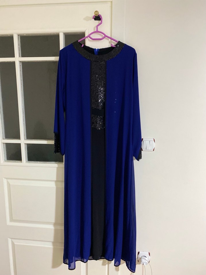 Uzun Kollu Lacivert Pul Detaylı Abiye Elbise - Görsel 3