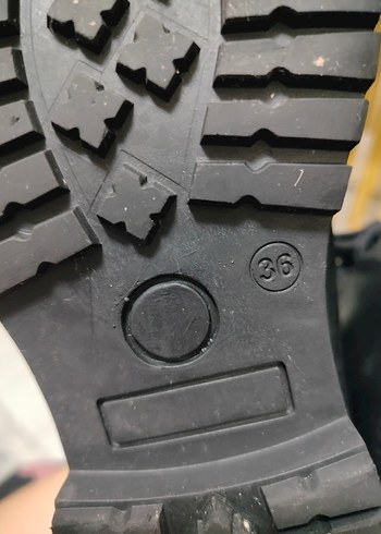 Siyah erkek çocuk Bot - Görsel 4