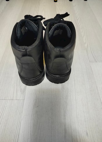 Siyah erkek çocuk Bot - Görsel 3