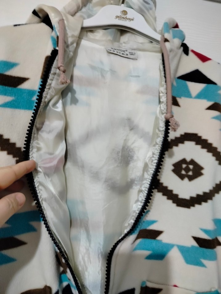 Kapüşonlu Desenli Kadın Ceket - Görsel 3