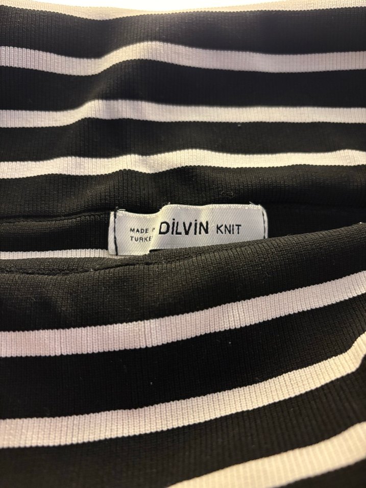 Kayık yaka omuzu açık model - Görsel 3