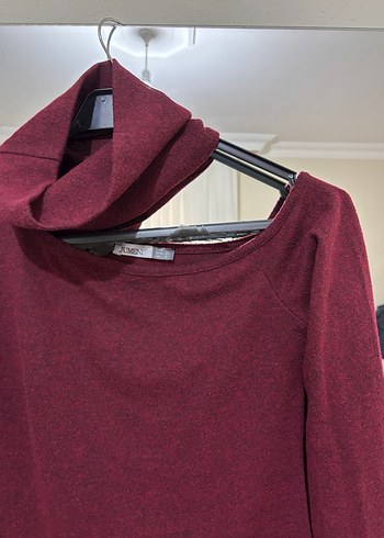 Bordo Yüksek Yakalı tek omuzu açık kazak - Görsel 2