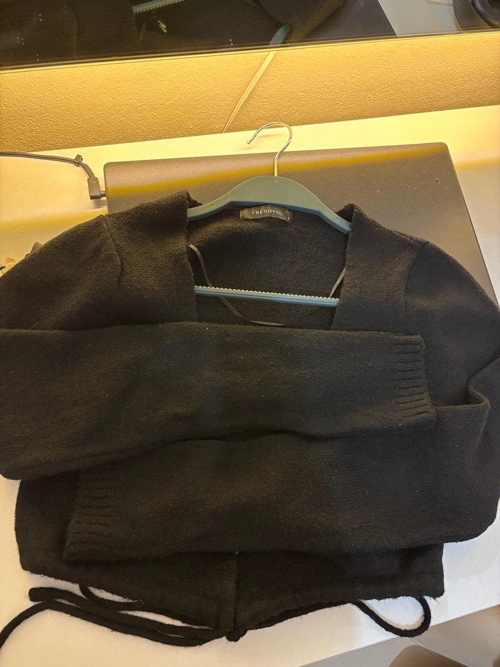 Siyah V Yakalı Mini Triko hırka - Görsel 2