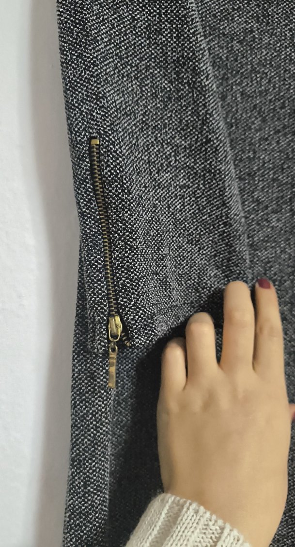 Uzun Kesim Gri Siyah Salaş Triko Elbise - Görsel 2