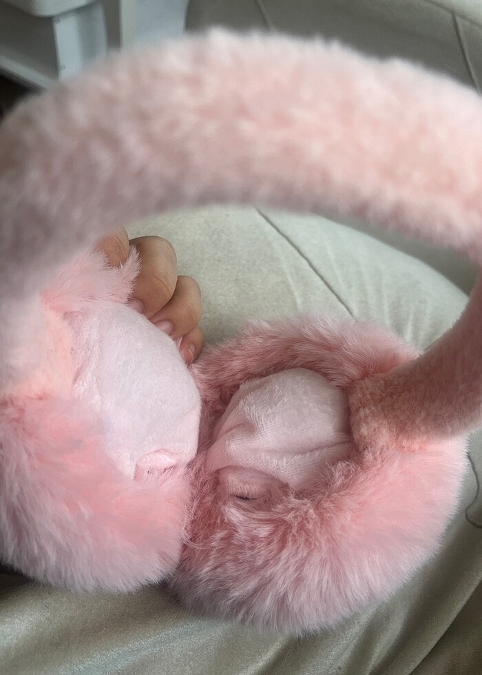 Pembe kulaklık - Görsel 3