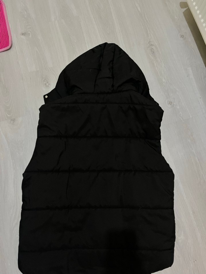 Siyah Fermuarlı Kapüşonlu Kadın Yelek - Görsel 4