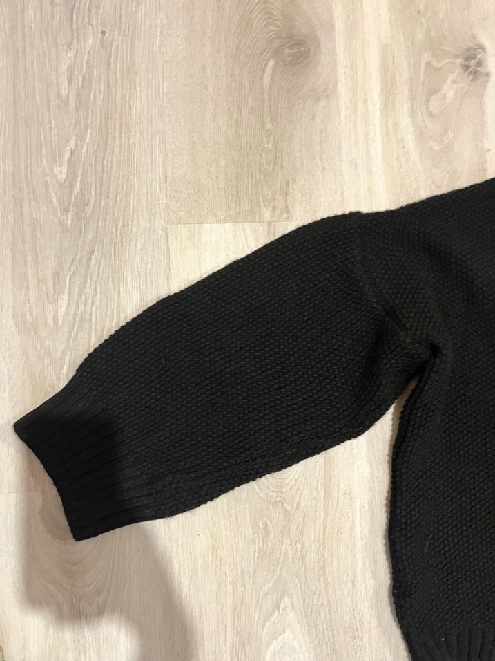 Siyah V Yaka Örgü Salaş Kazak - Görsel 2