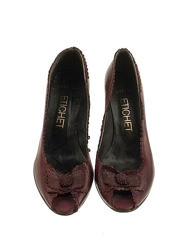 37 Beden Etichet Stiletto %70 İndirimli.