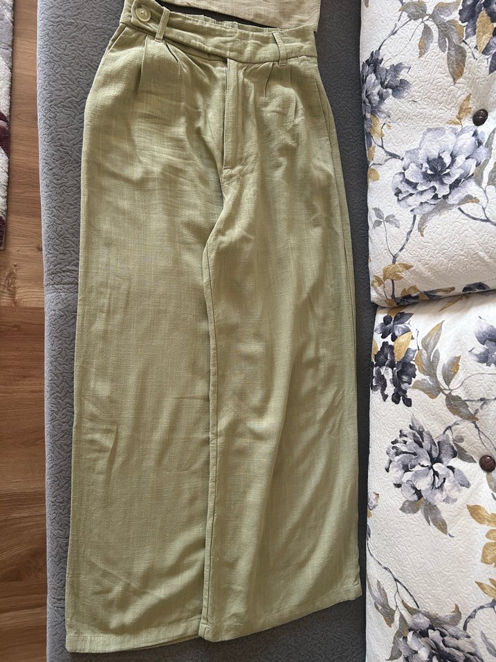 Stradivarius Haki Kadın Keten Pantolon - Görsel 3