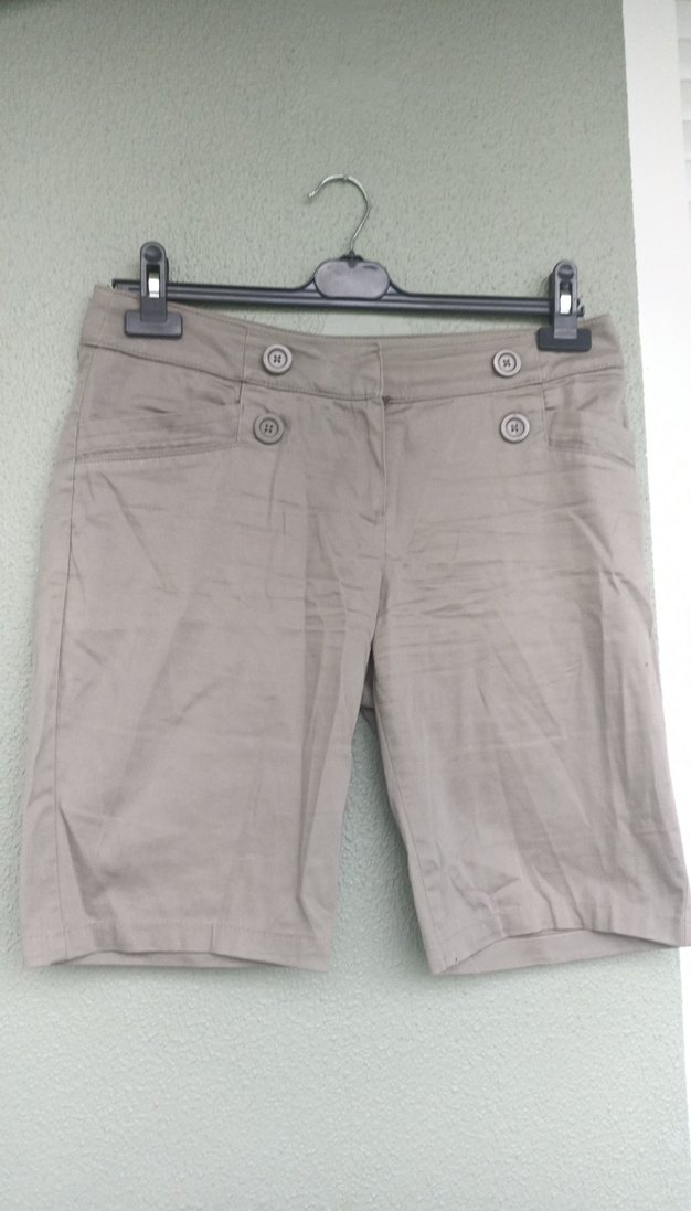 Düğmeli  gri Şort - Görsel 2